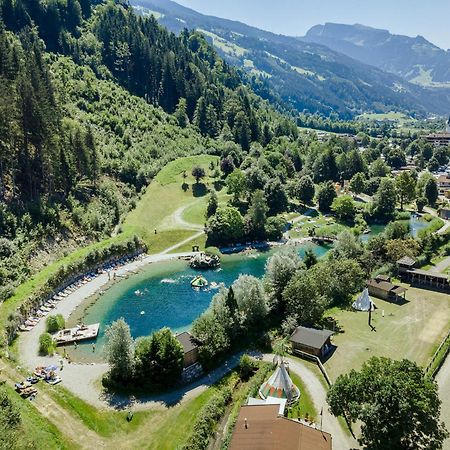 Chalet - Direkt Am 5 Sterne Campingplatz Aufenfeld Im Zillertal Mit Hallenbad Und Sauna Aschau Im Zillertal Exterior photo