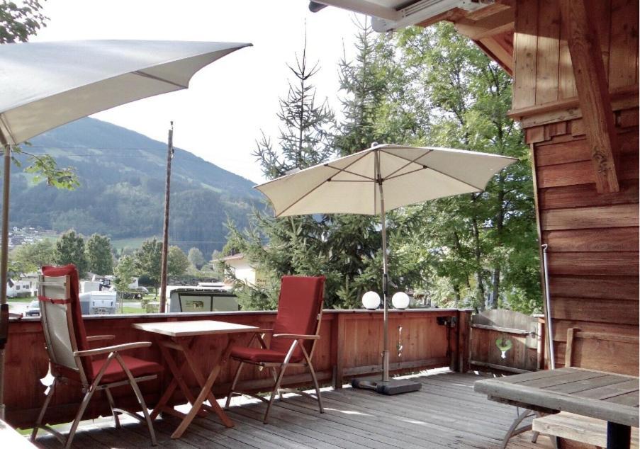 Chalet - Direkt Am 5 Sterne Campingplatz Aufenfeld Im Zillertal Mit Hallenbad Und Sauna Aschau Im Zillertal Exterior photo