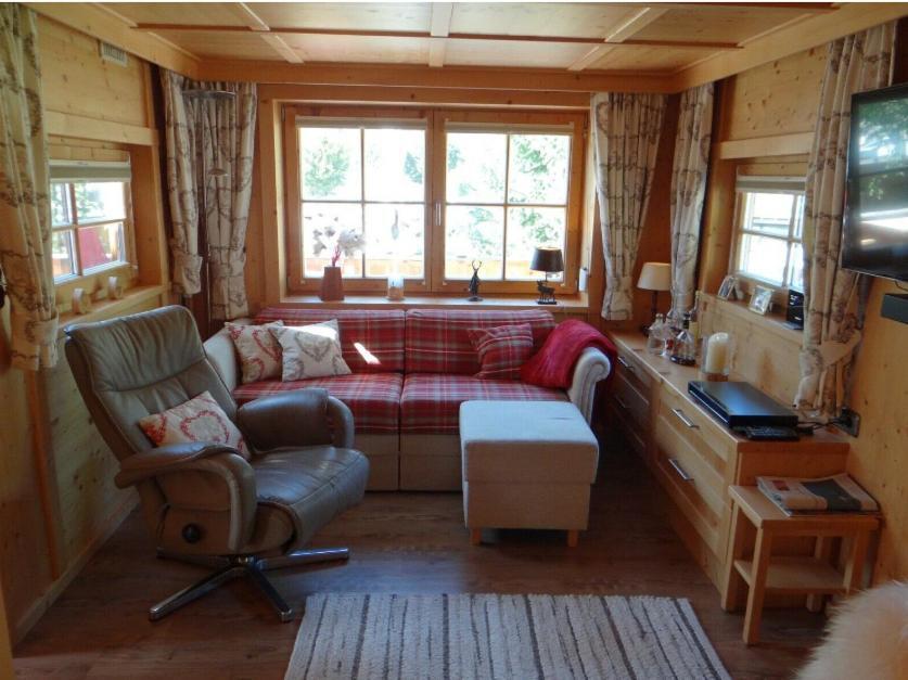 Chalet - Direkt Am 5 Sterne Campingplatz Aufenfeld Im Zillertal Mit Hallenbad Und Sauna Aschau Im Zillertal Exterior photo
